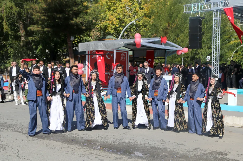 Rektör Şındak, Cumhuriyet Bayramı’nın 101. Yıldönümü Etkinliklerine Katıldı 