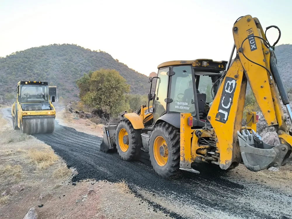 Baykan Belediyesinin Asfalt Yama ve İyileştirme Çalışmaları Devam Ediyor