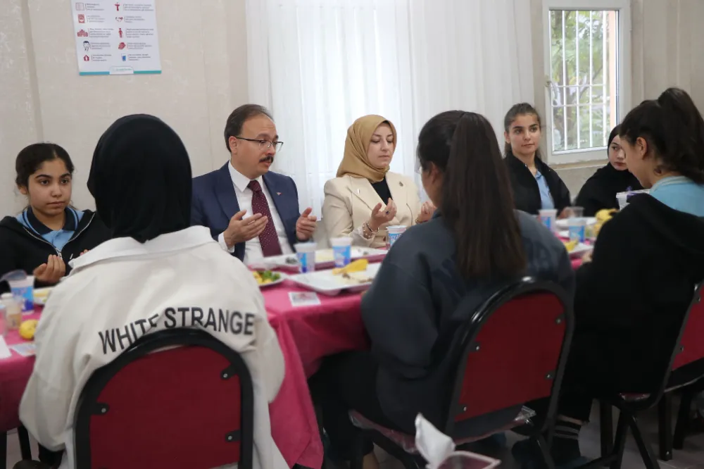 Vali Kızılkaya, Yavuz Sultan Selim Anadolu Lisesi’ni  Ziyareti Etti