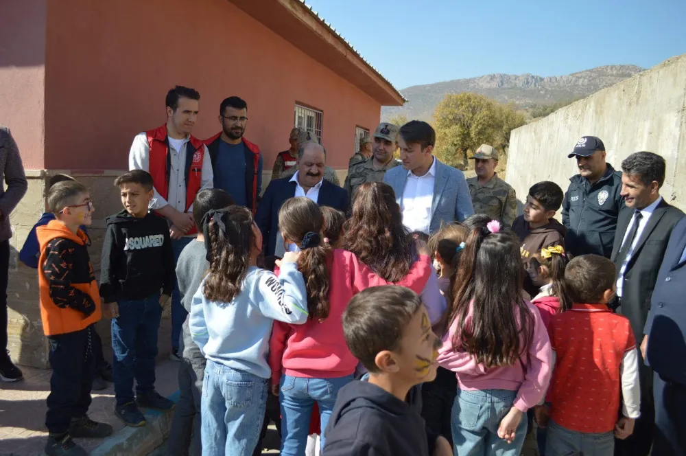 Kaymakam Özcan,  Başkan Erdem, Meşelik İlkokulu’nu Ziyaret Etti