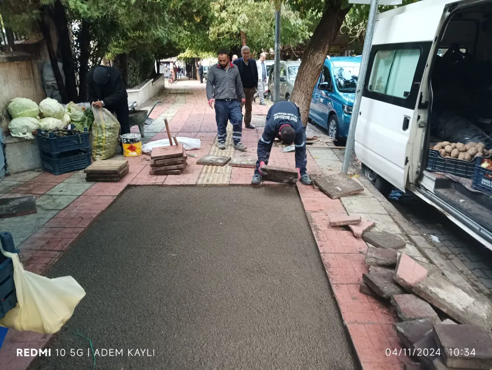 Siirt Belediyesi Parke Onarım Çalışmaları Sürüyor