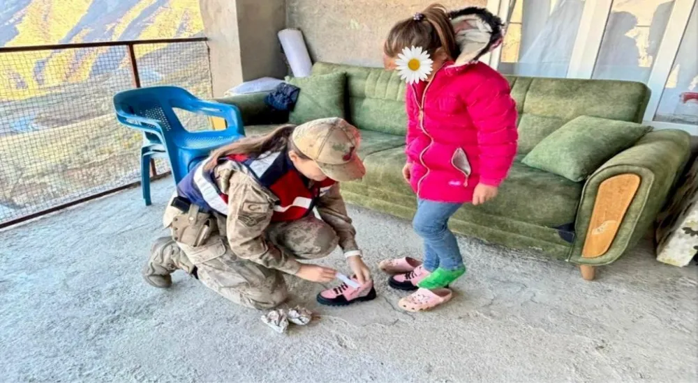 Siirt’te Jandarma 50 Öğrencinin Okul İhtiyaçlarını Karşılandı 