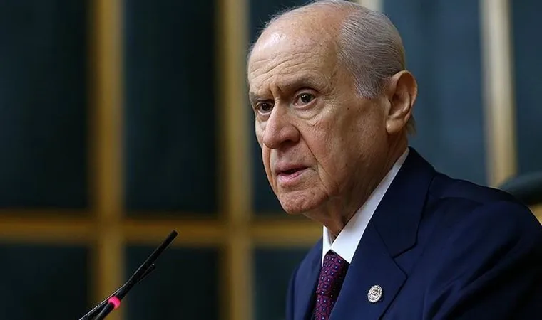 Devlet Bahçeli kürsüde 