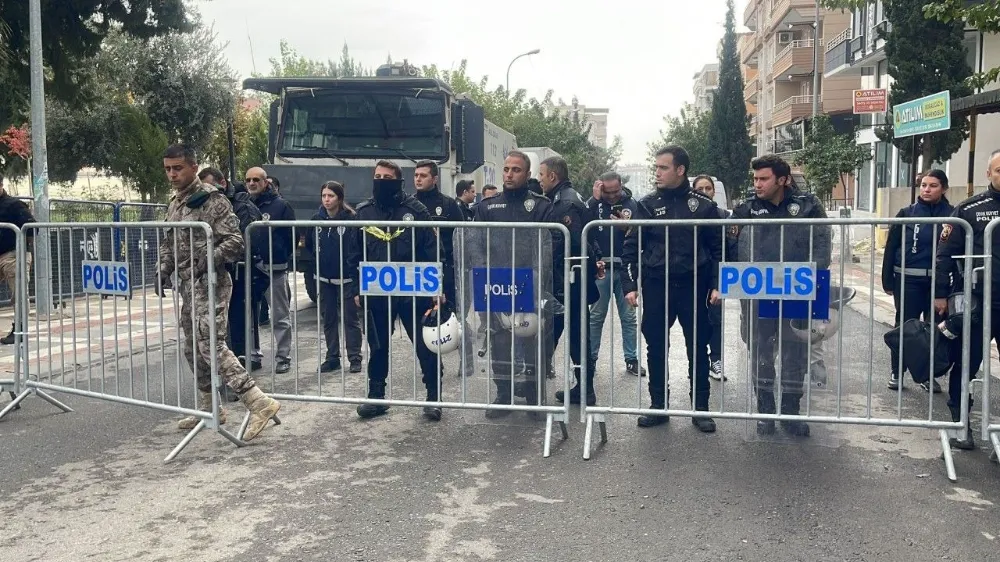 O yazar kaleme aldı: Her sabah bir kayyum haberine uyanabiliriz