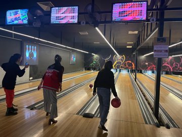 Siirt Sosyal Hizmet Müdürü Sabri Sidar tarafından  çocuklarımız bowling oynamaya götürüldü.
