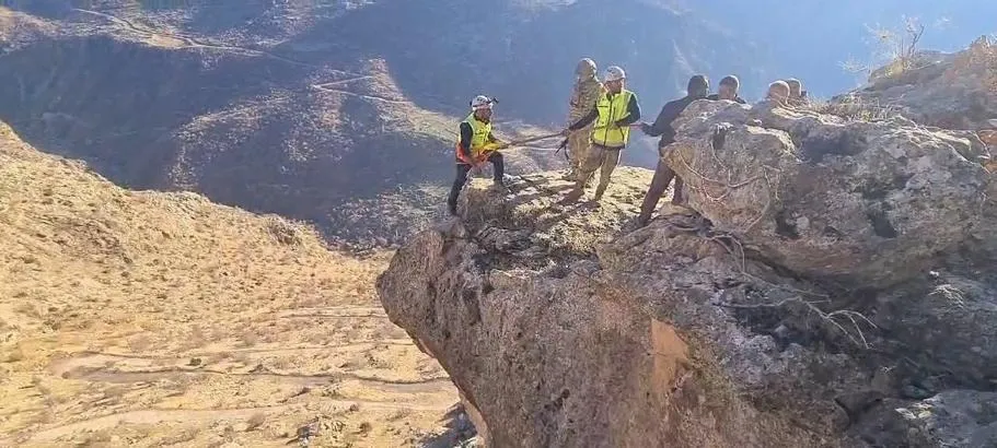 Siirt’te Uçurumda Mahsur Kalan Keçi Kurtarıldı