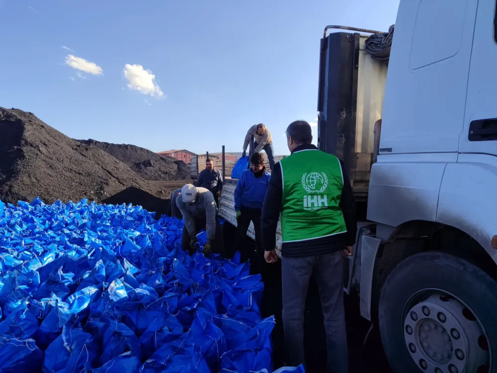 Siirt İHH’dan Suriye’ye Yardım: İki Tır Kömür Gönderildi