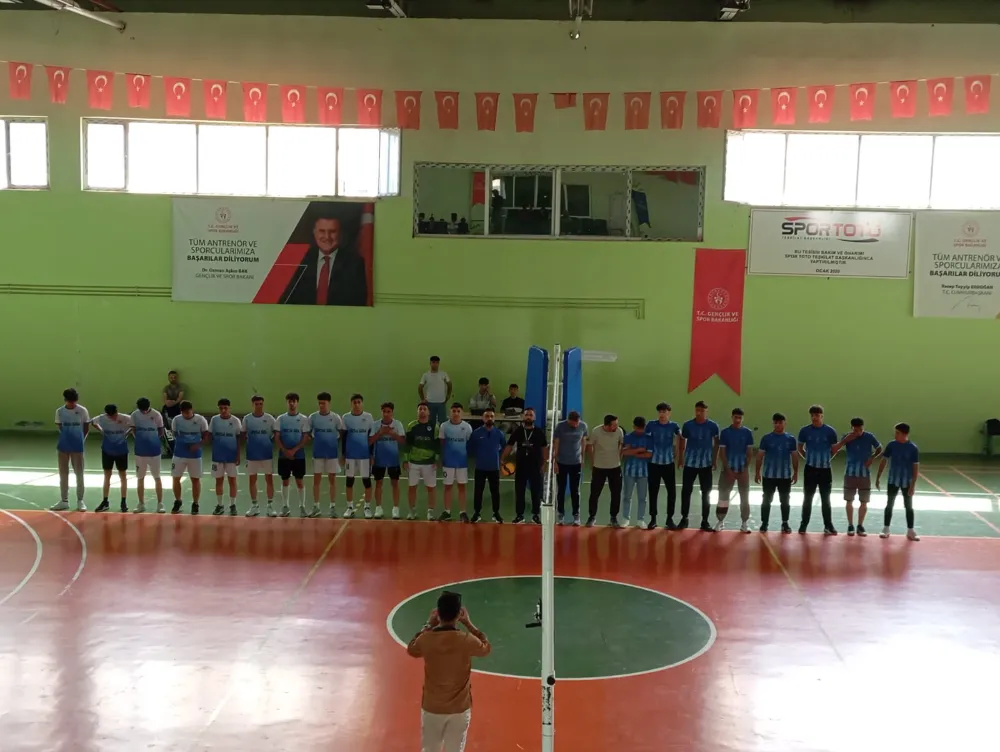 Siirt’e Gençlik Haftası Voleybol Turnuvası Start Aldı