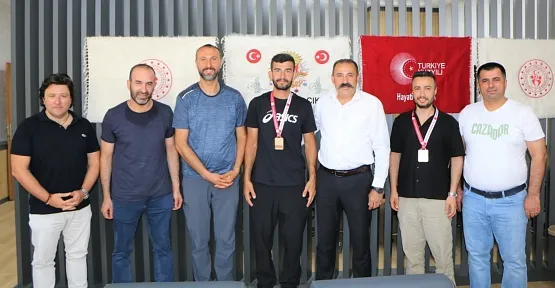 Siirt Gençlik ve Spor Yamaç Paraşütü Ekibi Şampiyon Oldu