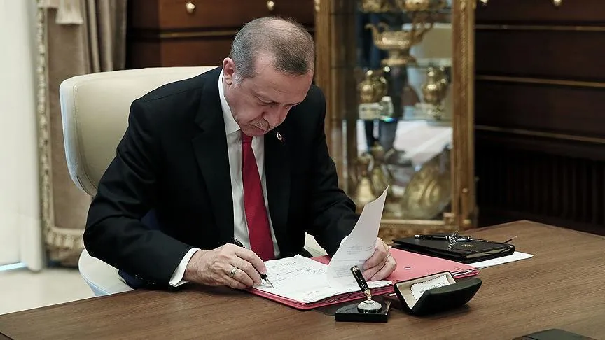 Erdoğan imzaladı: Aralarında İslami İlimler Fakültesi de olan  19 fakülte, yüksekokul ve enstitü kapatıldı