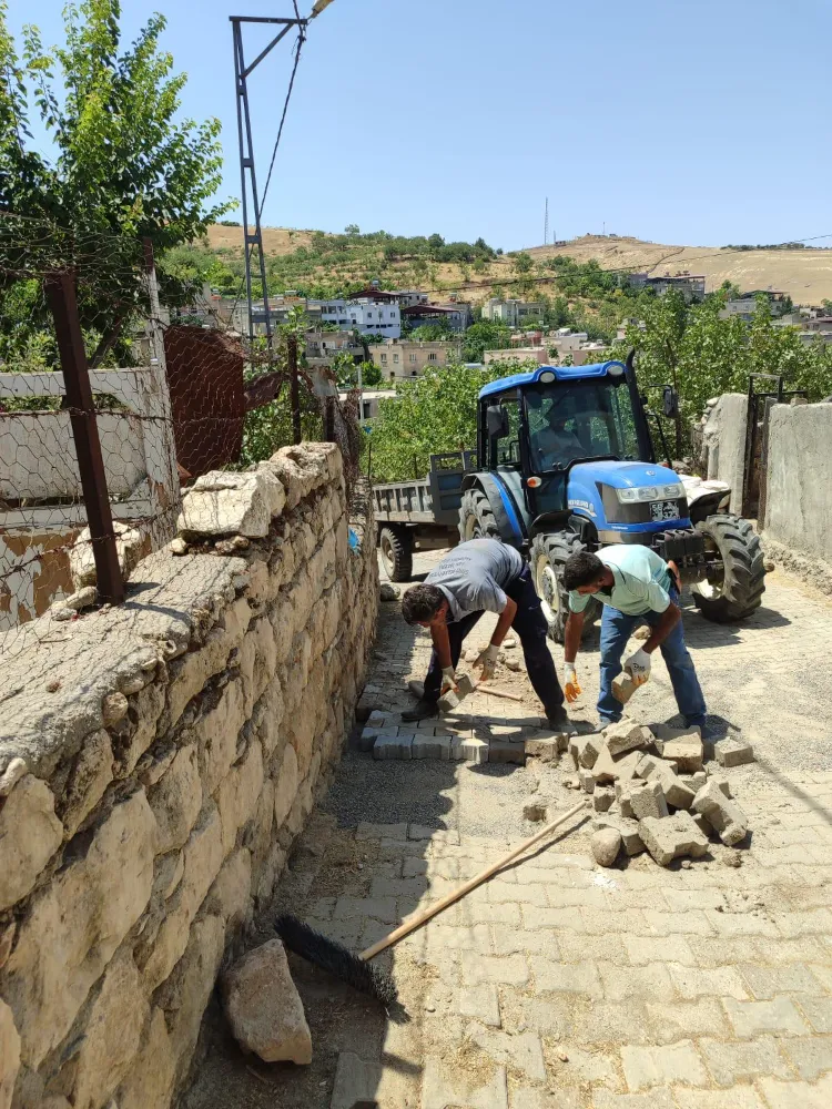 Siirt Belediyesinin Kaldırım ve Parke Çalışmaları Devam Ediyor