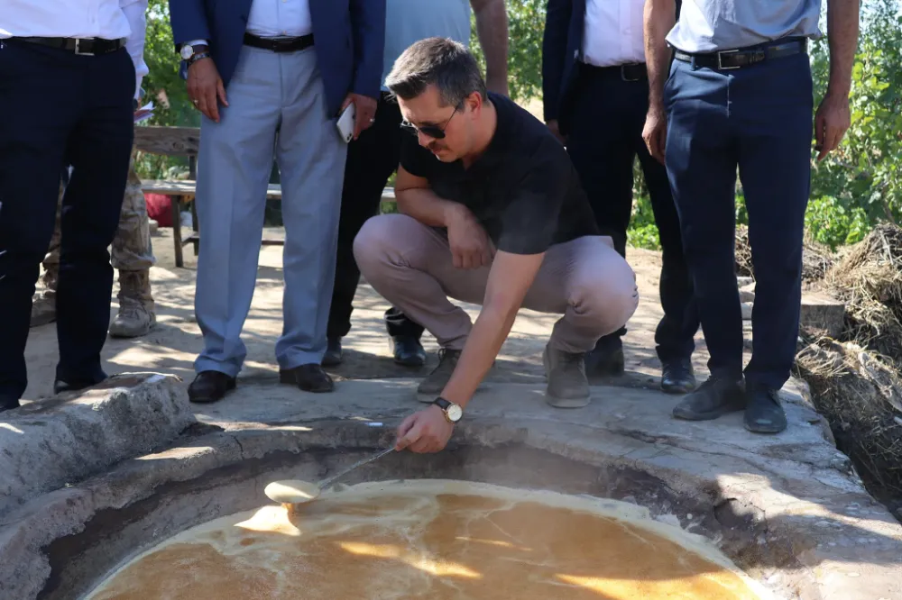 Kaymakam Serin, Üzüm Pekmezi Yapma Geleneği Etkinliklerine Katıldı