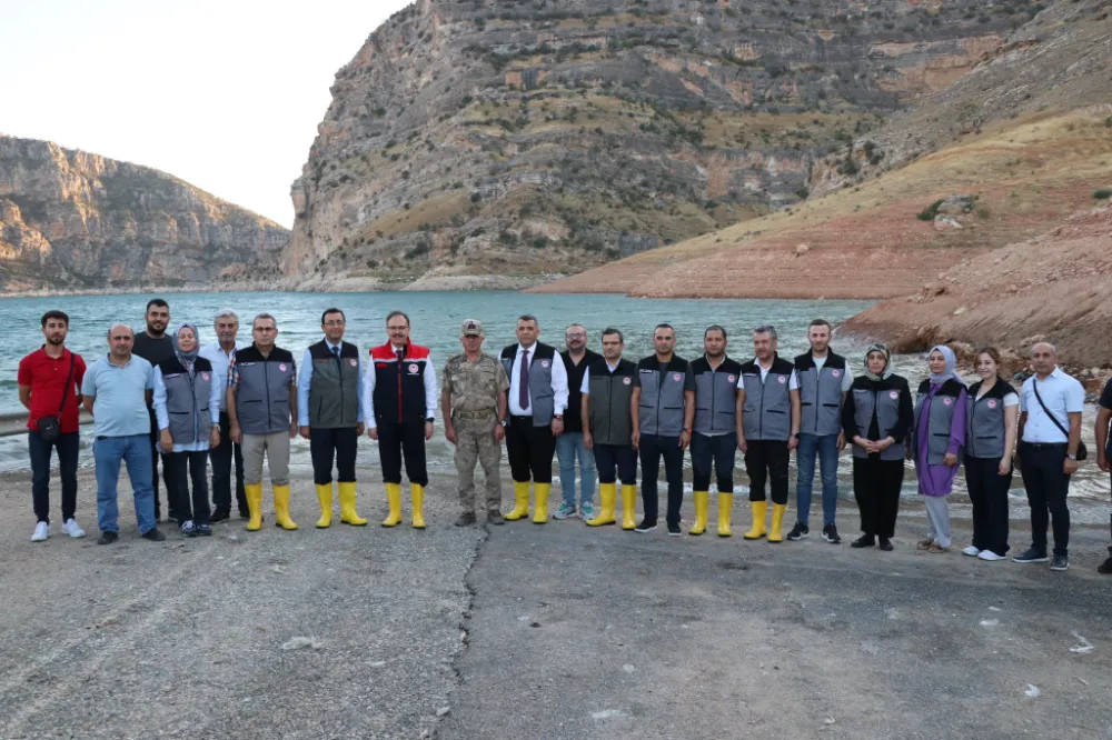 Siirt’te Ilısu Prof. Dr. Veysel Eroğlu Baraj Gölü’ne 1 Milyon Yavru Sazan Balığı Bırakıldı