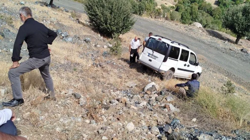 Siirt’te Kontrolden Çıkan Araç Şarampole Girdi