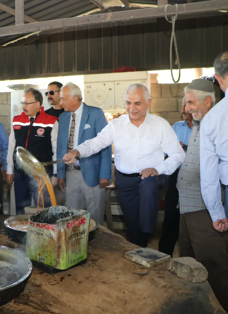 Milletvekili Gül, Üzüm Pekmezi Etkinliğine Katıldı