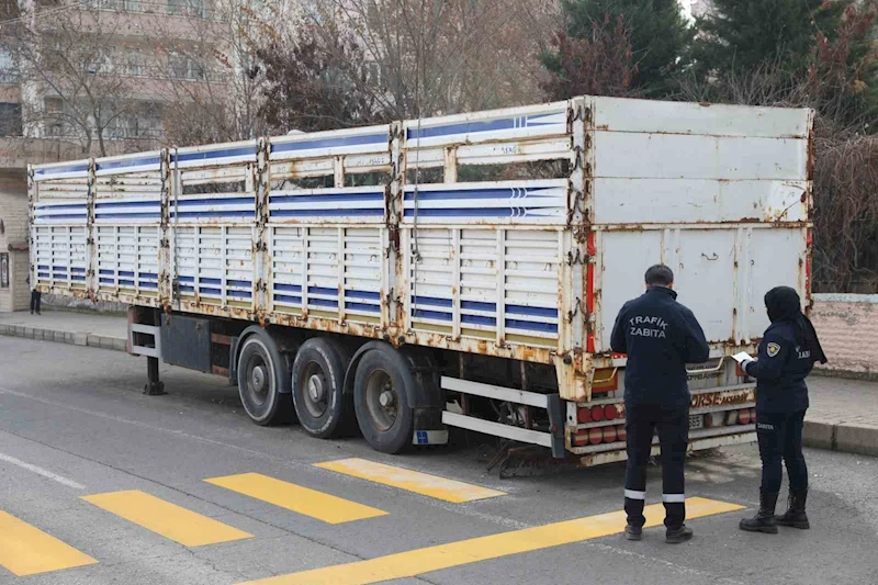 Diyarbakır’da ağır tonajlı araçlar için park uyarısı
