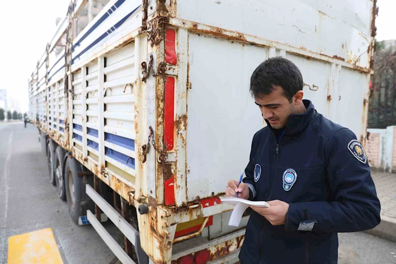 Diyarbakır’da ağır tonajlı araçlar için park uyarısı
