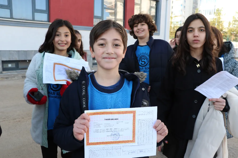 Yarıyıl tatili için "karne zili" çaldı