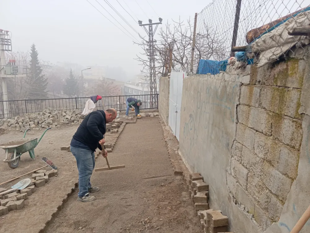 Siirt Belediyesi Ekiplerinin Parke Çalışmaları Sürüyor