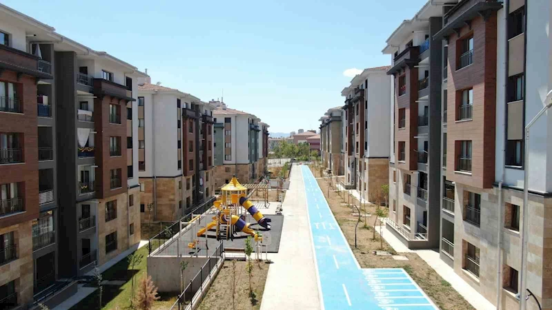 Yıkıcı depremler yaşayan Elazığ’da 27 bin konut teslim edildi, 11 bin konutun yapımı devam ediyor
