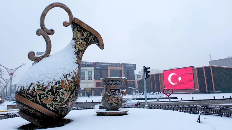 Erzincan beyaza büründü
