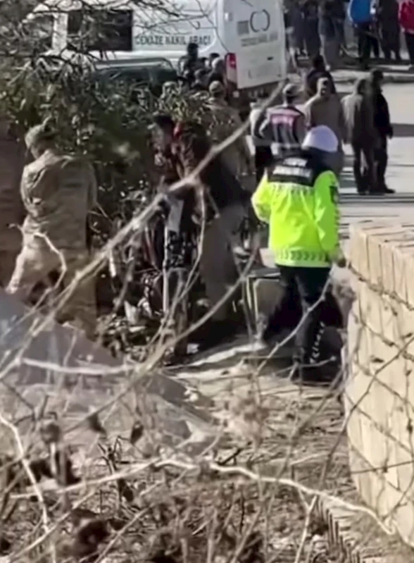 Gaziantep’te motosiklet ağaca çarptı: 2 ölü
