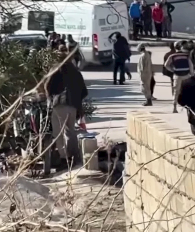 Gaziantep’te motosiklet ağaca çarptı: 2 ölü
