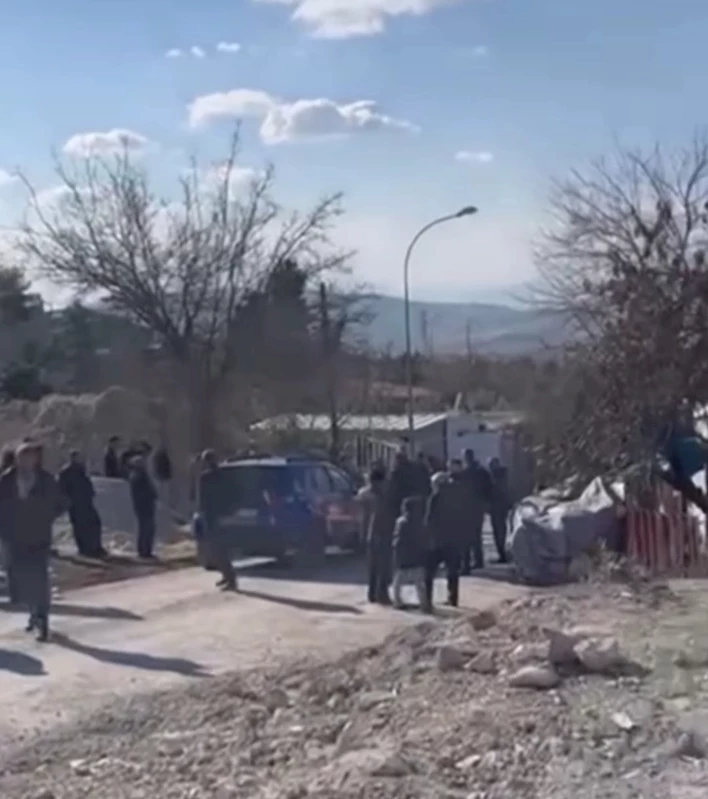 Gaziantep’te motosiklet ağaca çarptı: 2 ölü
