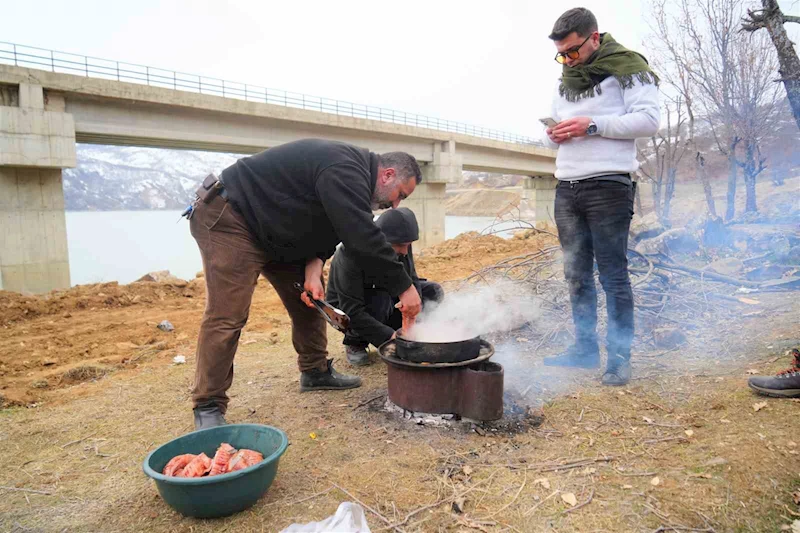 Kalehan Barajı’nda balık ekmek keyfi
