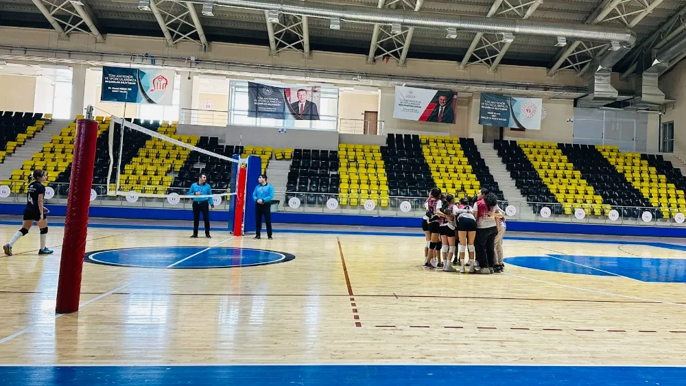 Siirt’te Voleybol Yıldızlar Bölge Müsabakaları Heyecanı Başladı