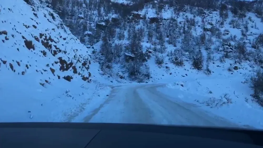 Eruh Dereberistan Mevkiinde Buzlanan Yol Nedeniyle Ulaşımda güçlük Çekiliyor!