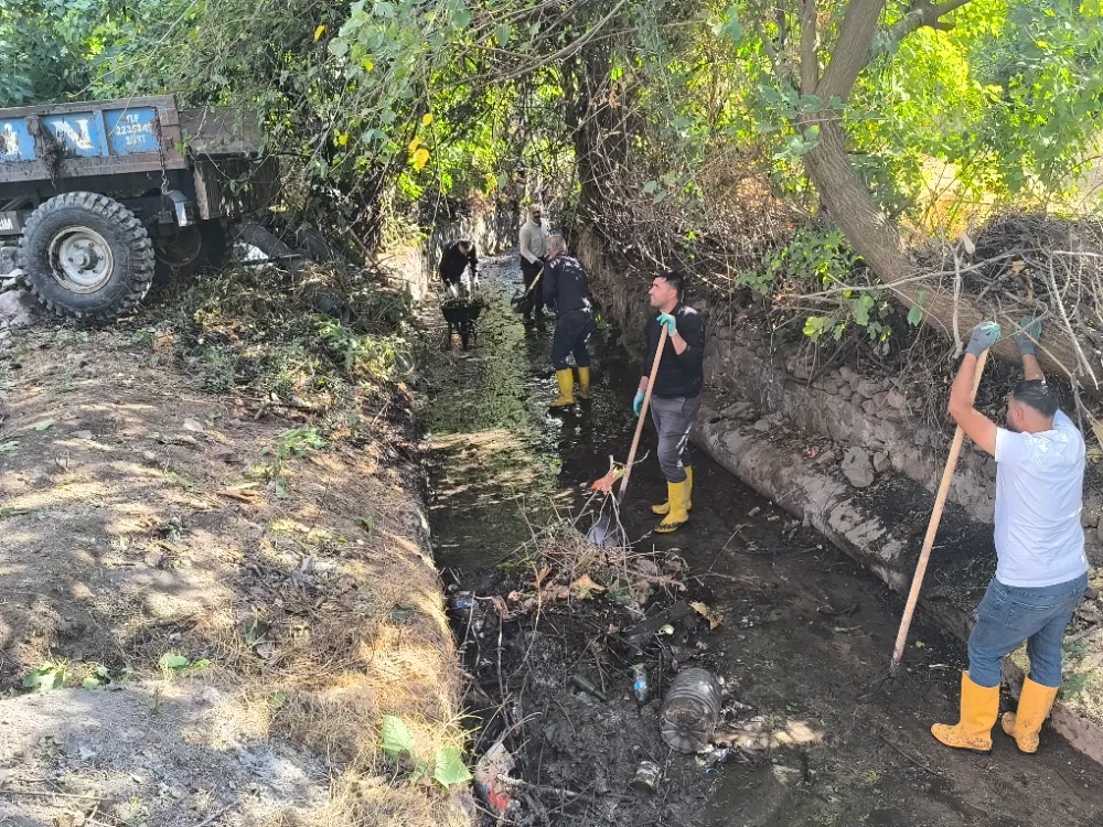 BAYKAN BELEDİYESİ’NDEN DERE TEMİZLİĞİ SEFERBERLİĞİ