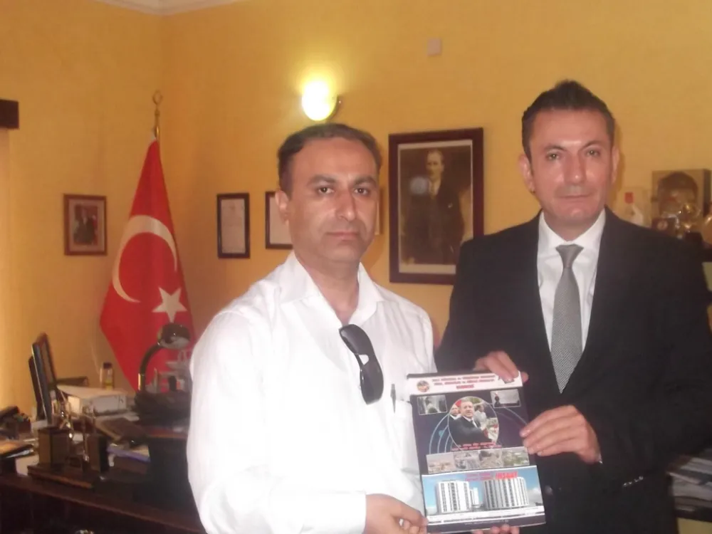 Diplomat Salih Mutlu Şen, Cumhurbaşkanını Kahire’de Karşıladı