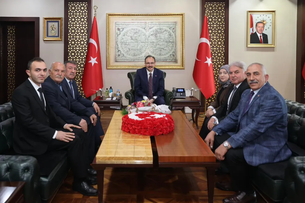 SİİRT VALİSİ KIZILKAYA, 19 EKİM MUHTARLAR GÜNÜ’NDE MUHTARLARI MAKAMINDA AĞIRLADI