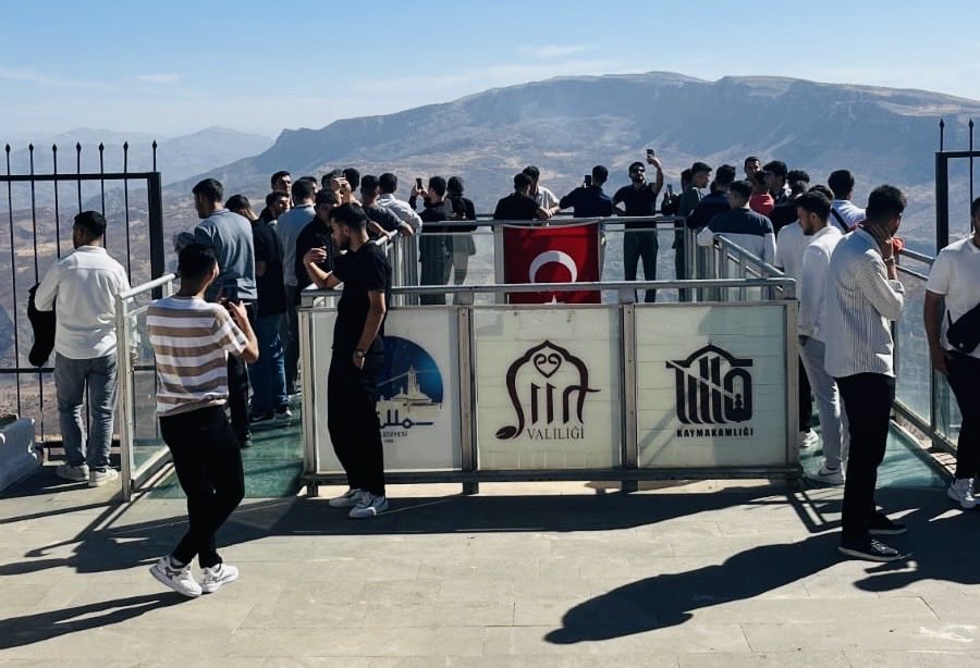 Siirt Kurtalan’da Öğrenciler “Gelin Tanış Olalım” Projesiyle Şehirlerini Keşfediyor