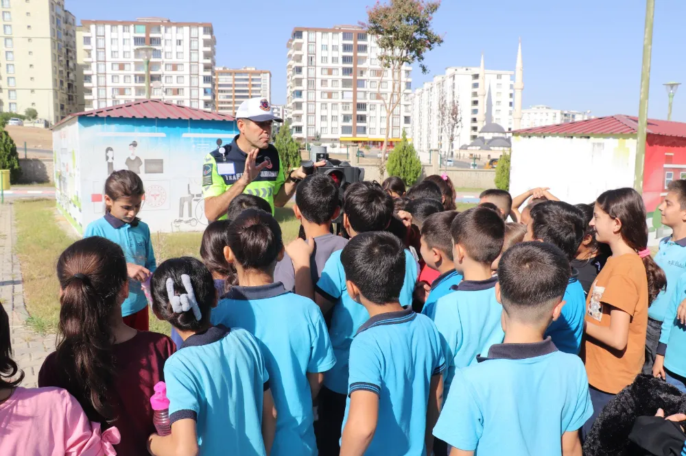 SİİRT BELEDİYESİ ÇOCUK TRAFİK EĞİTİM PARKI’NDA EĞLENCELİ TRAFİK EĞİTİMİ!