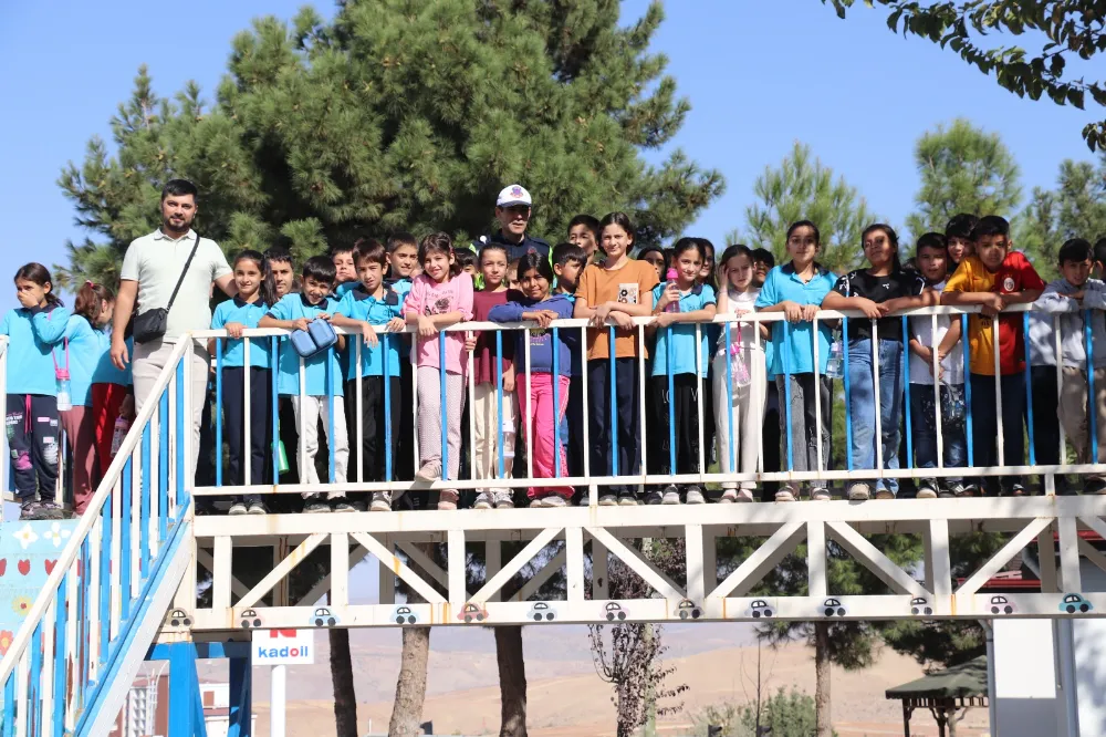 SİİRT BELEDİYESİ ÇOCUK TRAFİK EĞİTİM PARKI’NDA EĞLENCELİ TRAFİK EĞİTİMİ!