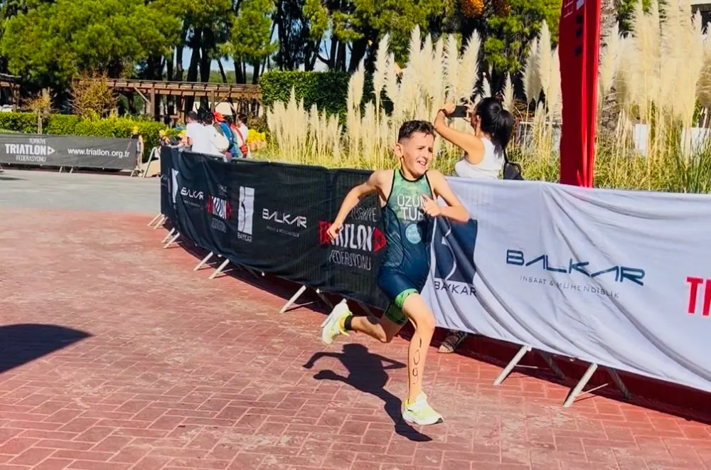 Siirtli Sporcu Triatlon Türkiye Şampiyonası’nda Üçüncü Oldu