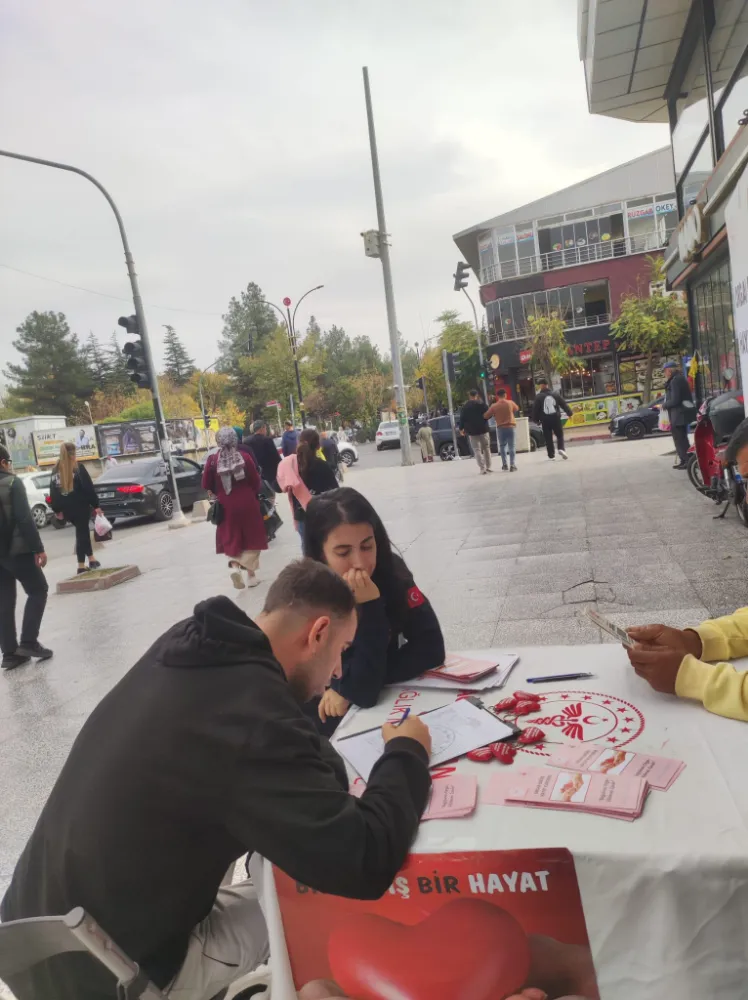SİİRT’TE ORGAN BAĞIŞI BİLİNÇLENDİRME ETKİNLİĞİNE YOĞUN İLGİ
