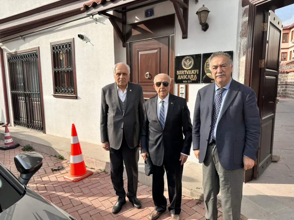 ESKİ VALİDEN SİİRT CAMİASINA ANLAMLI DESTEK ZİYARETİ