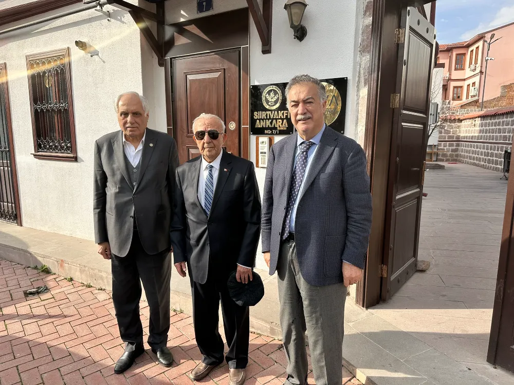 ESKİ VALİDEN SİİRT CAMİASINA ANLAMLI DESTEK ZİYARETİ