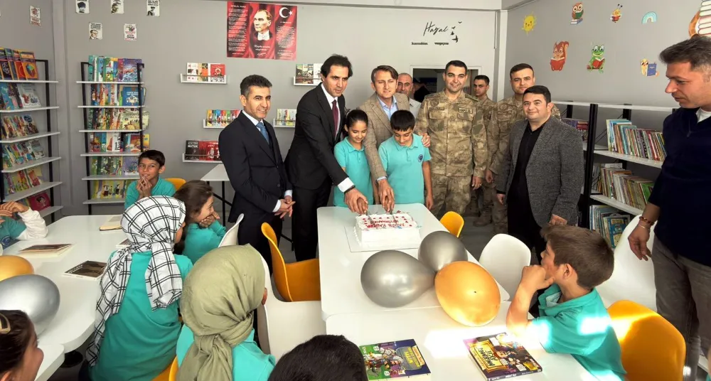  Baykan Gündoğdu İlk-Ortaokulu’nda “Minik Kalpler Kütüphanesi” Açıldı