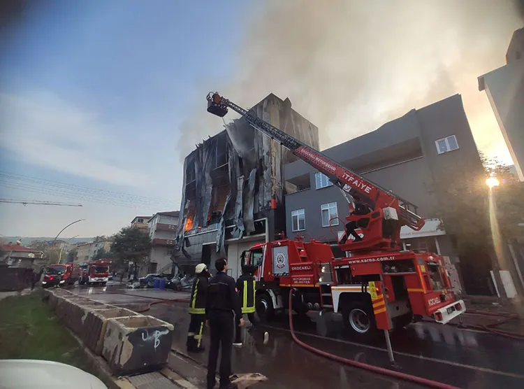 Dilovası’nda Fabrika Yangını Kabusa Döndü: 6 Ölü, 8 Yeni Gözaltı!