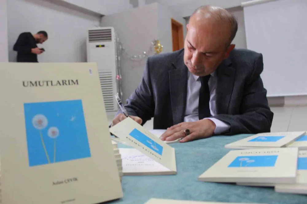 Siirt’te Engel Tanımayan Hayal! 50 Yaşındaki Şairin Kitap İmza Günü Heyecanı