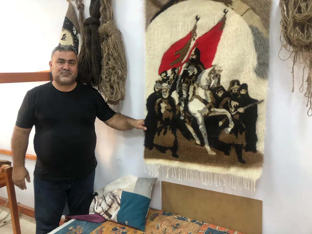 Dede Mesleğini Sürdüren Ustalar, Siirt Tiftiğini Battaniyeden Sanat Eserine Taşıyor