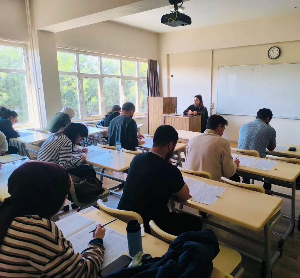 Siirt’te Aday Memur Eğitim Sınavları İki Oturum Şeklinde Gerçekleştirildi