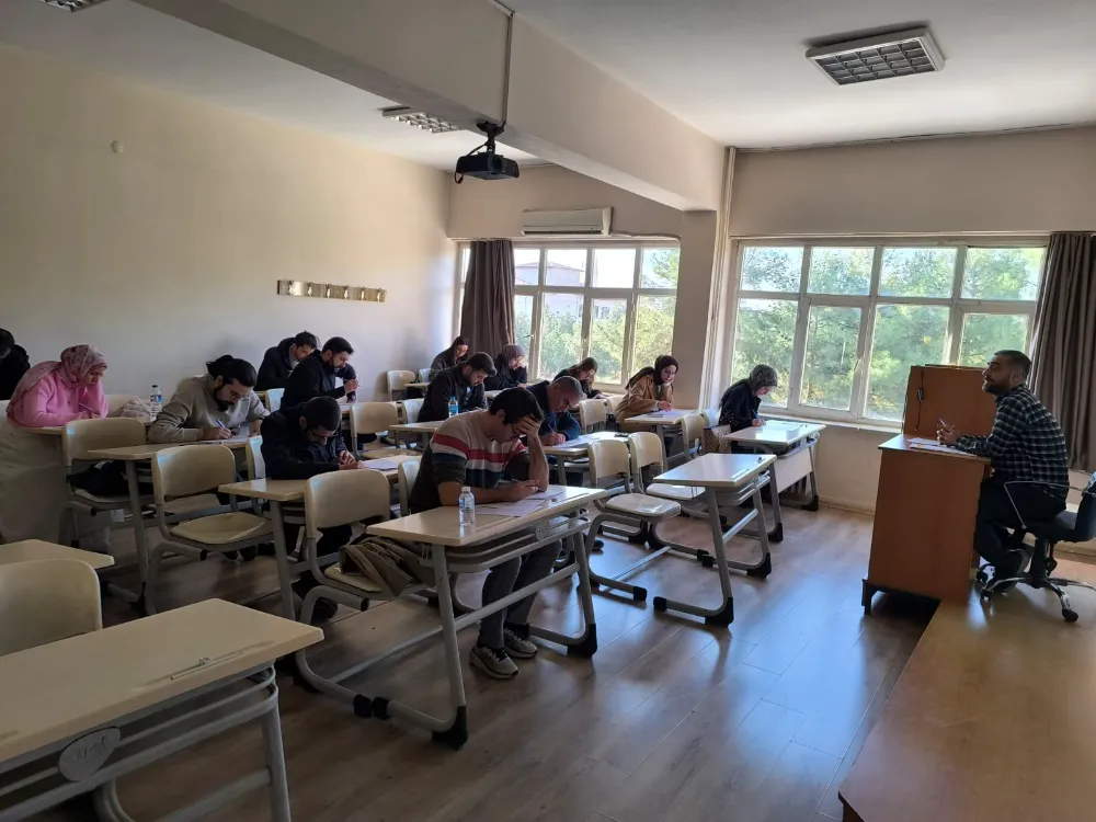 Siirt’te Aday Memur Eğitim Sınavları İki Oturum Şeklinde Gerçekleştirildi