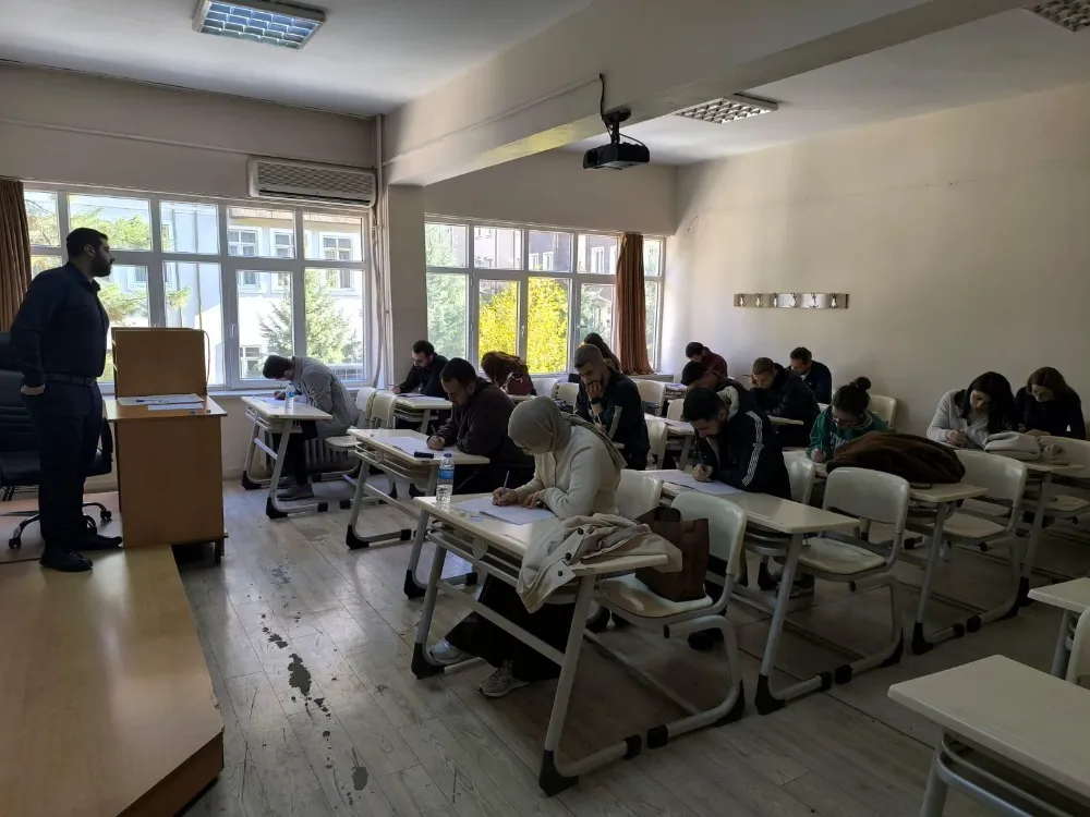 Siirt’te Aday Memur Eğitim Sınavları İki Oturum Şeklinde Gerçekleştirildi