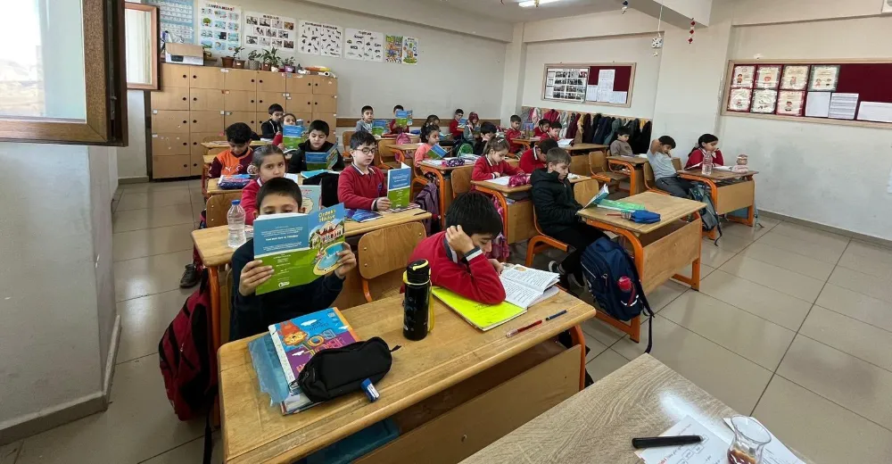 Siirt Geleceğe Sayfa Çeviriyor” Projesi Yapmurtepe İlkokulunda Sürüyor