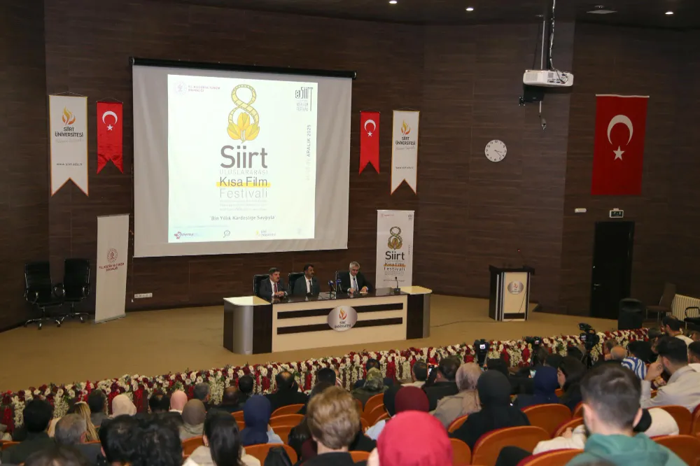 Siirt Üniversitesi Rektörü  Şındak, Film Gösterimi ve “İslamafobi” Söyleşisine Katıldı